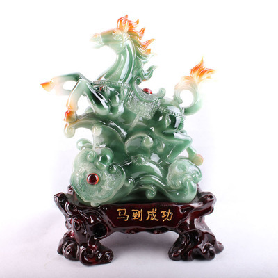 仿玉樹脂馬到成功擺件 家居裝飾的祥瑞之選